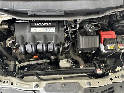 2012 Honda Fit Shuttle Hybrid - Thumbnail