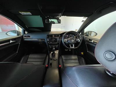 2014 Volkswagen Golf - Thumbnail