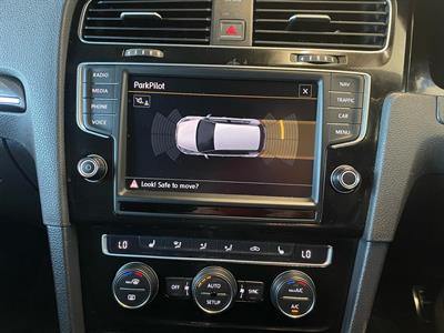 2014 Volkswagen Golf - Thumbnail