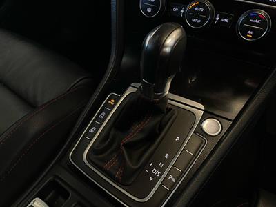 2014 Volkswagen Golf - Thumbnail