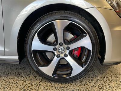 2014 Volkswagen Golf - Thumbnail