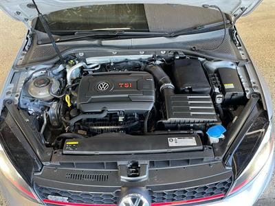 2014 Volkswagen Golf - Thumbnail