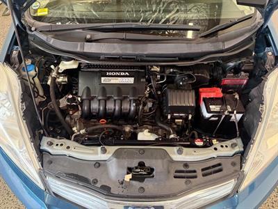 2012 Honda Fit Shuttle - Thumbnail