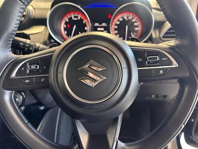 2017 Suzuki Swift - Thumbnail