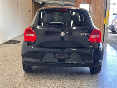 2017 Suzuki Swift - Thumbnail