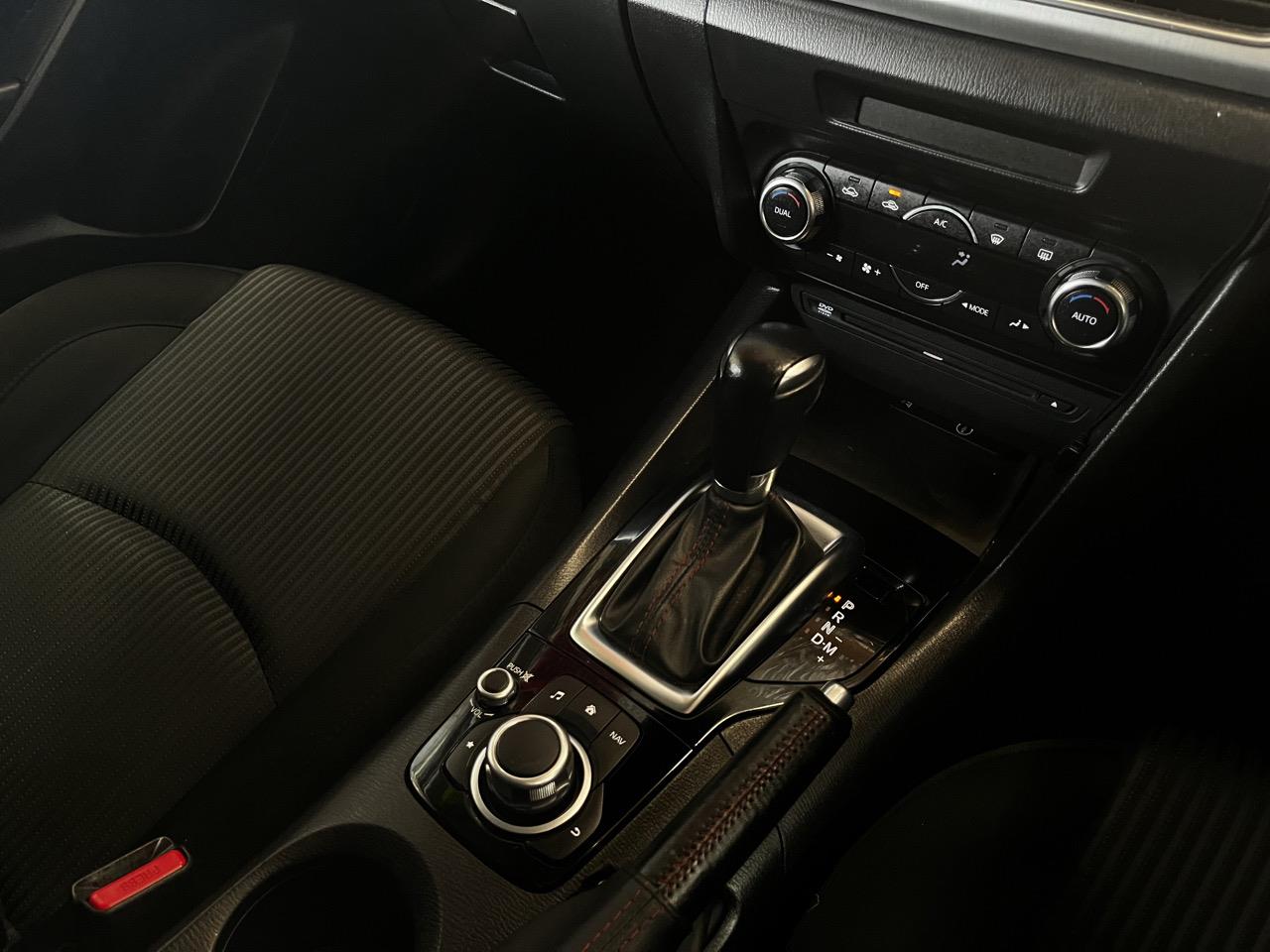 2014 Mazda Axela