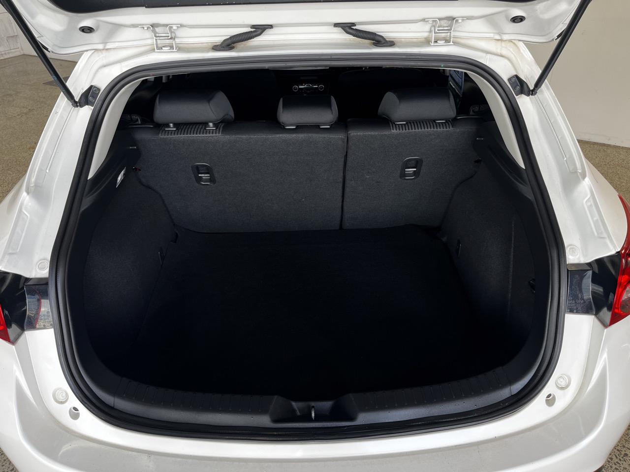 2014 Mazda Axela
