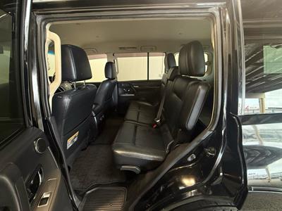 2014 Mitsubishi Pajero - Thumbnail