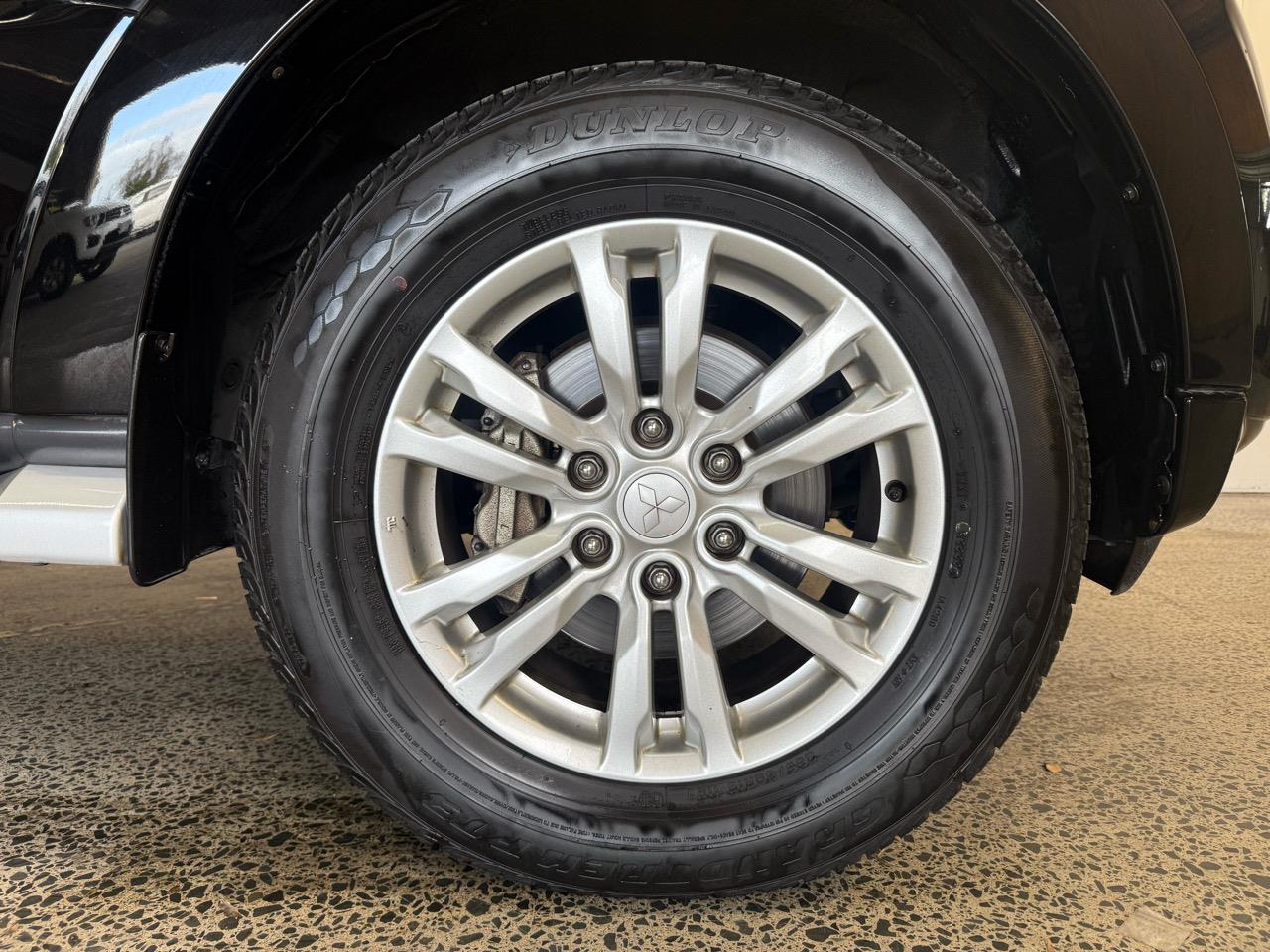 2014 Mitsubishi Pajero