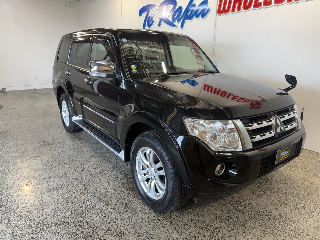 2014 Mitsubishi Pajero