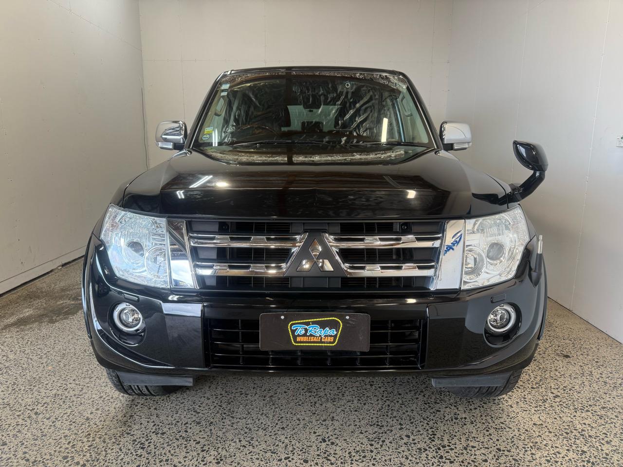 2014 Mitsubishi Pajero