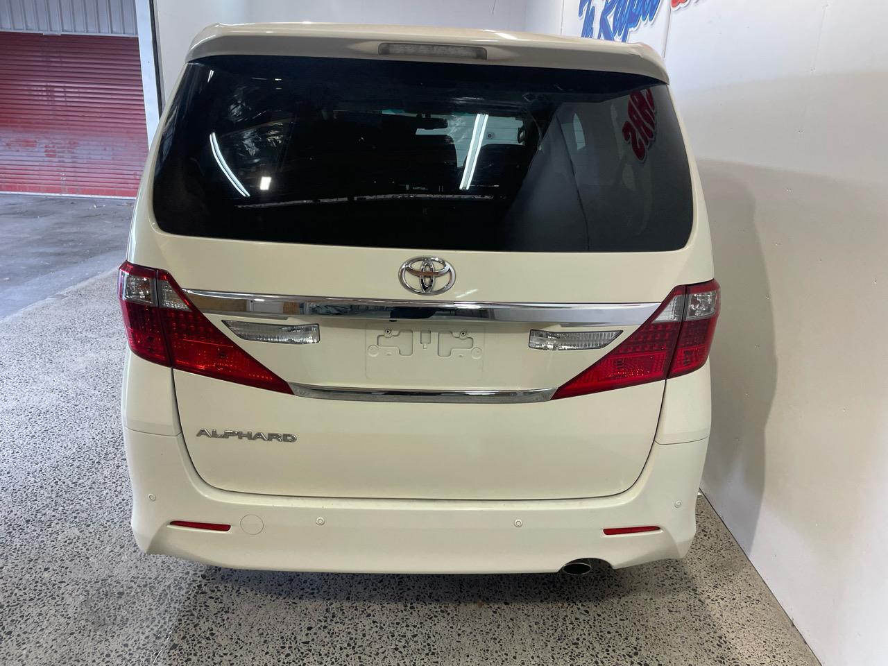 2012 Toyota Alphard