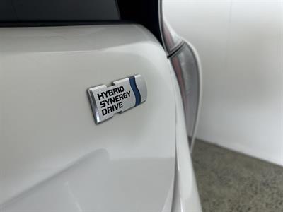 2014 Toyota Prius - Thumbnail