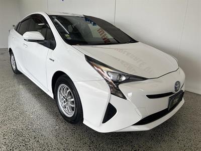 2014 Toyota Prius - Thumbnail