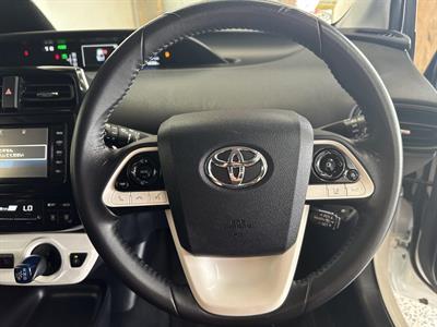 2014 Toyota Prius - Thumbnail