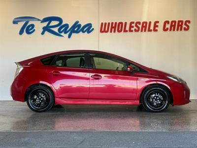 2012 Toyota Prius - Thumbnail