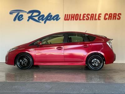 2012 Toyota Prius - Thumbnail