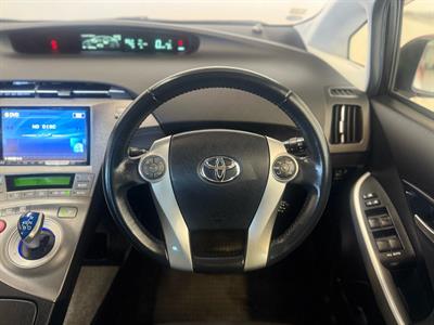 2012 Toyota Prius - Thumbnail
