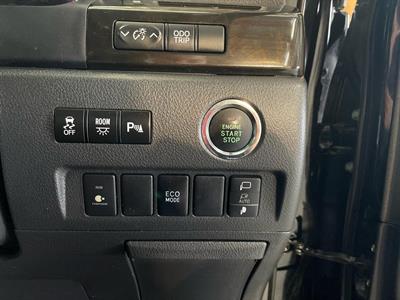2012 Toyota Alphard - Thumbnail