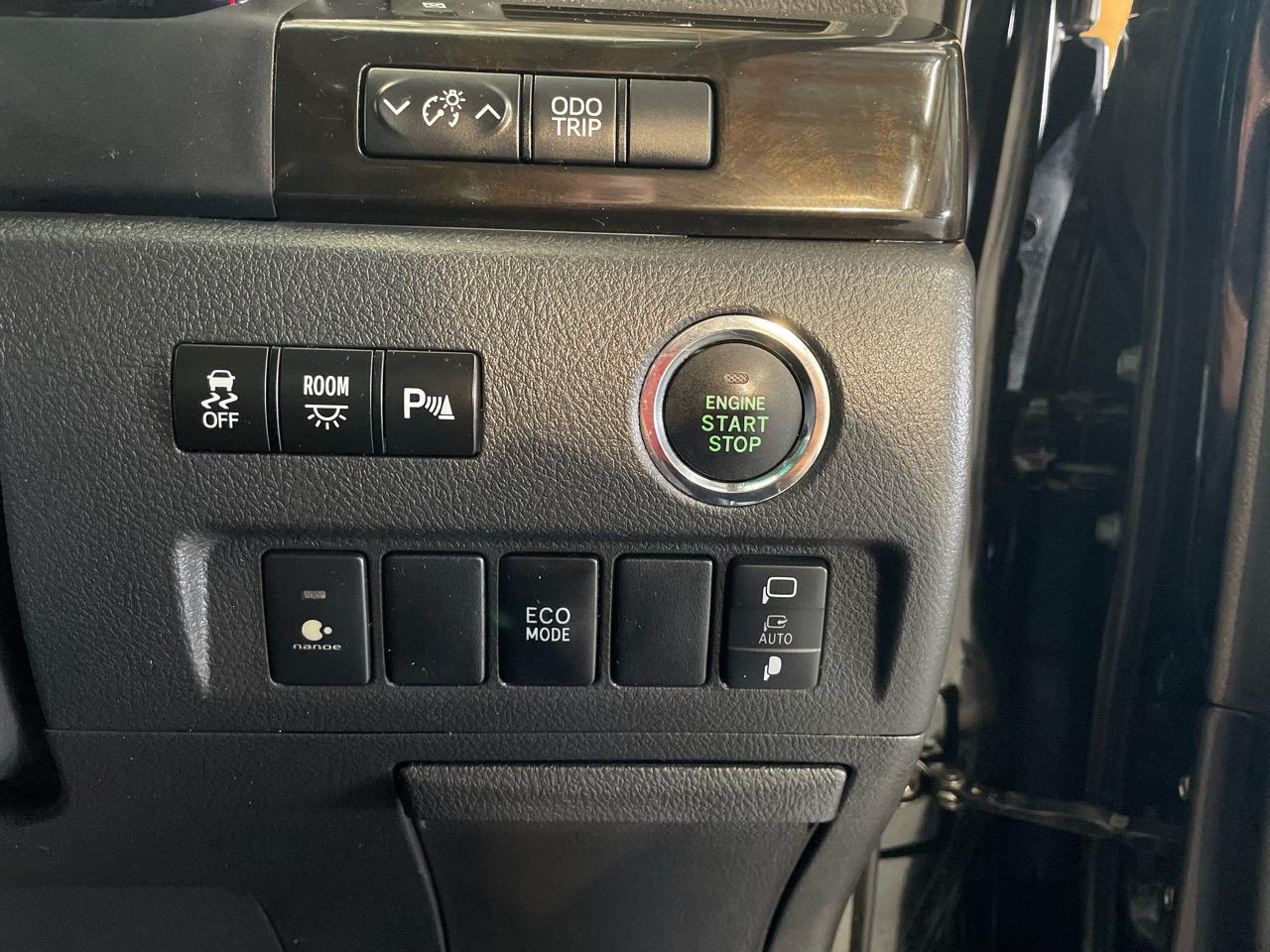 2012 Toyota Alphard