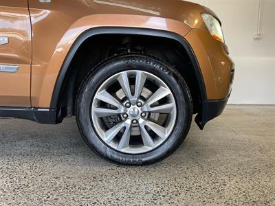 2011 Chrysler GRAND CHEROKEE - Thumbnail