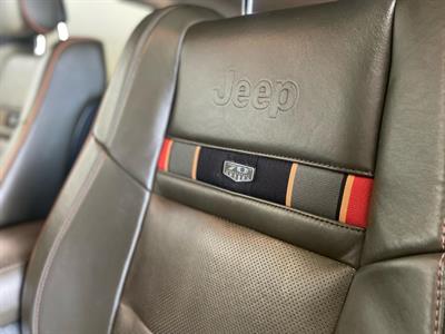 2011 Chrysler GRAND CHEROKEE - Thumbnail