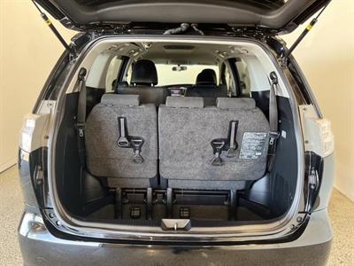 2016 Toyota Estima - Thumbnail