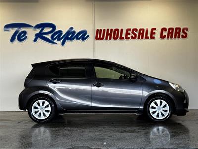 2012 Toyota AQUA - Thumbnail