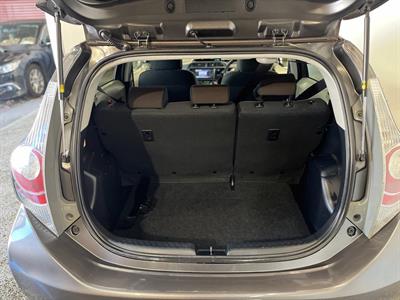 2012 Toyota AQUA - Thumbnail