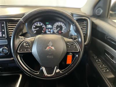 2018 Mitsubishi Outlander - Thumbnail