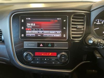 2018 Mitsubishi Outlander - Thumbnail