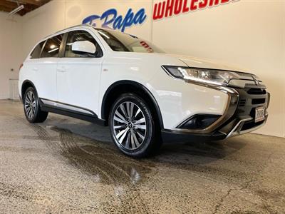 2018 Mitsubishi Outlander - Thumbnail