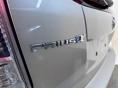 2013 Toyota Prius Alpha - Thumbnail