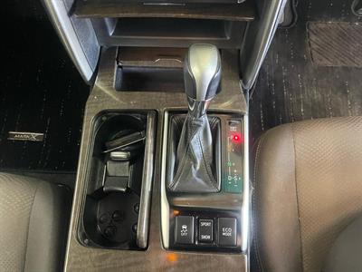 2013 Toyota Mark-X - Thumbnail