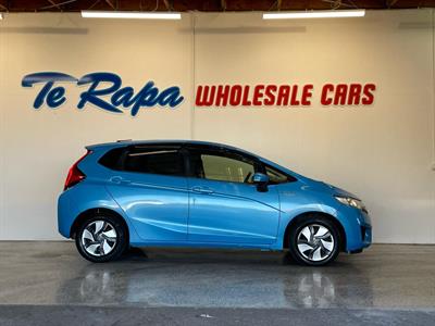 2014 Honda Fit Hybrid - Thumbnail