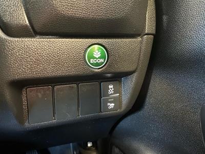 2014 Honda Fit Hybrid - Thumbnail