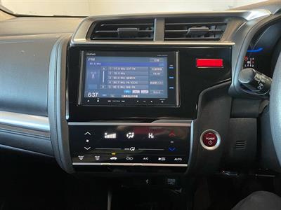 2014 Honda Fit Hybrid - Thumbnail