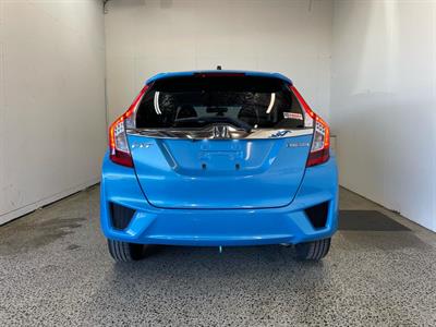 2014 Honda Fit Hybrid - Thumbnail