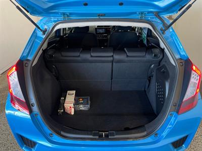 2014 Honda Fit Hybrid - Thumbnail
